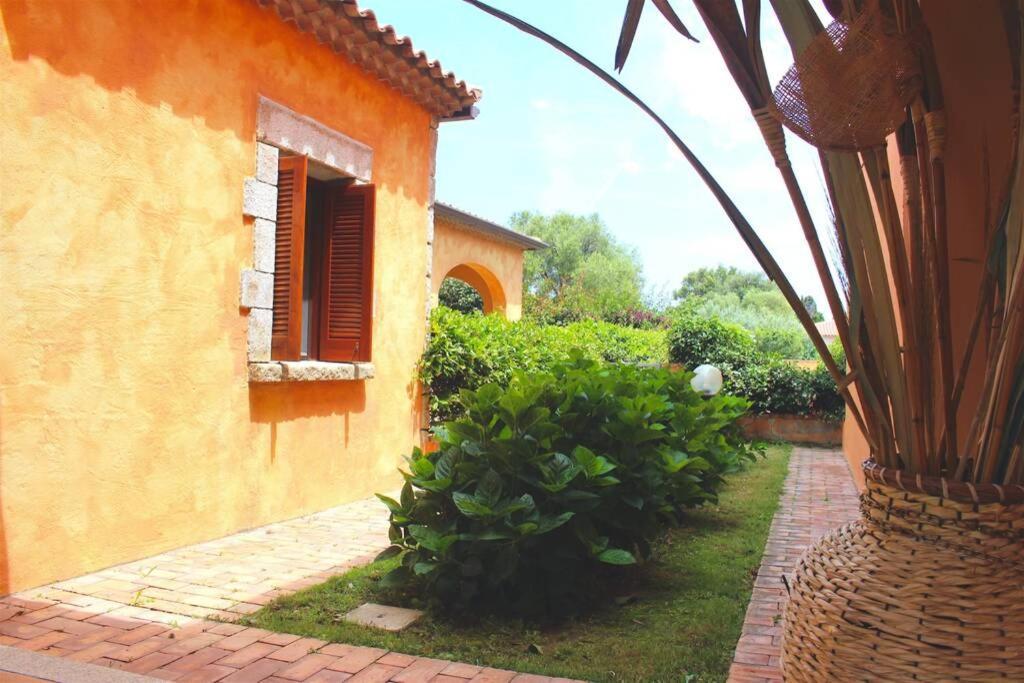 Villa Paola San Teodoro Con Piscina Privata Lu Lioni Exteriör bild