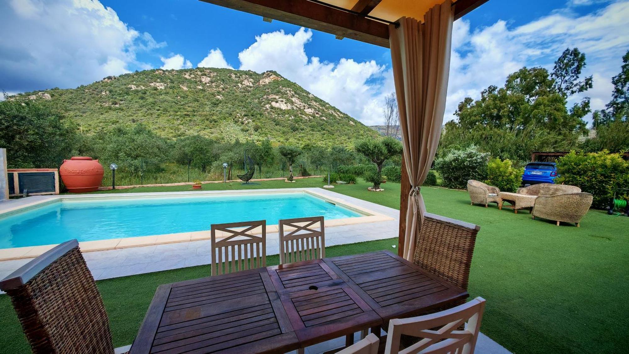 Villa Paola San Teodoro Con Piscina Privata Lu Lioni Exteriör bild