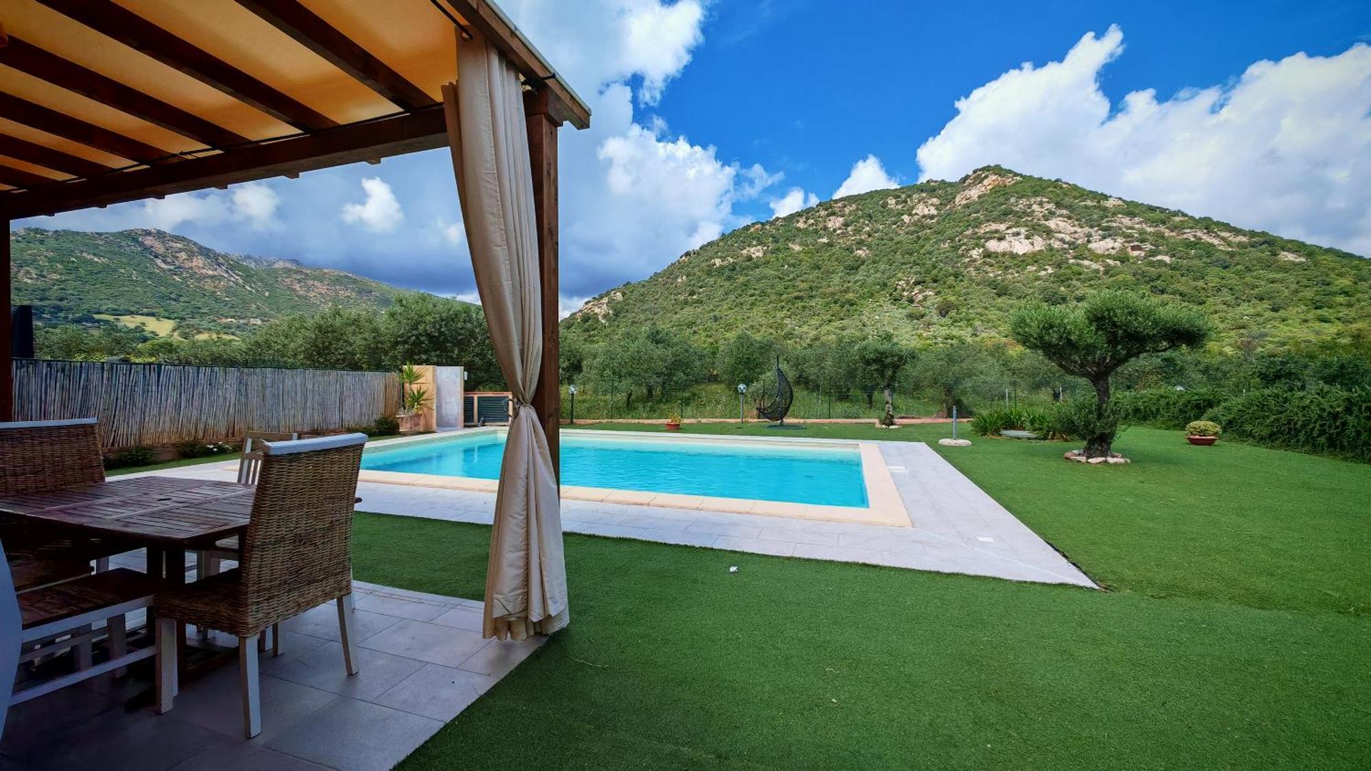 Villa Paola San Teodoro Con Piscina Privata Lu Lioni Exteriör bild