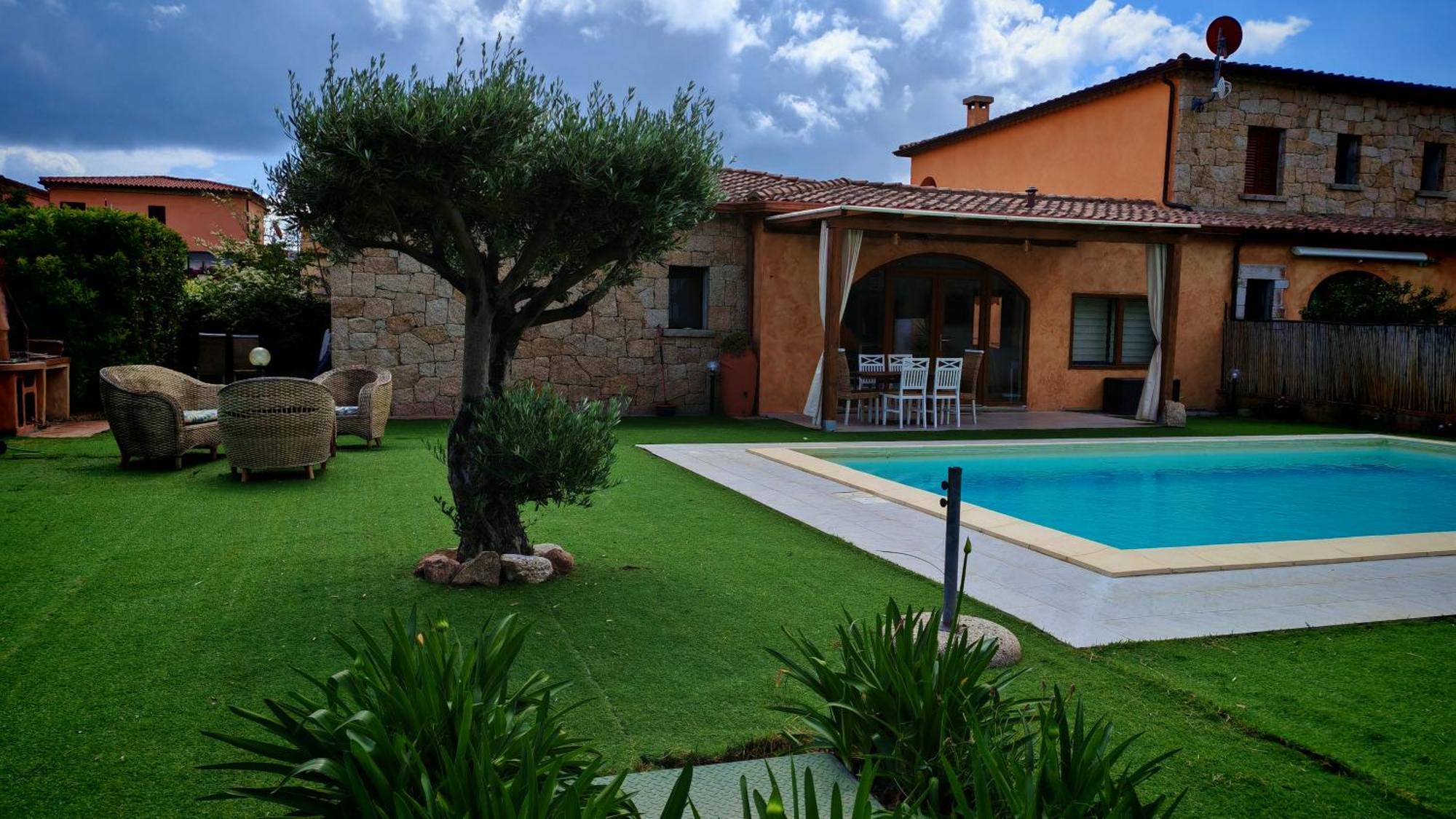 Villa Paola San Teodoro Con Piscina Privata Lu Lioni Exteriör bild